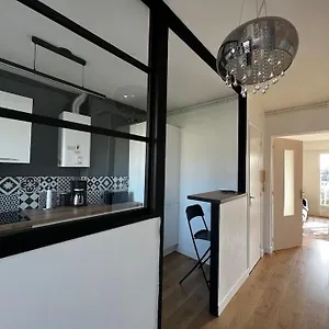T2 Lumineux Refais A Neuf Avec Parking ! Appartement